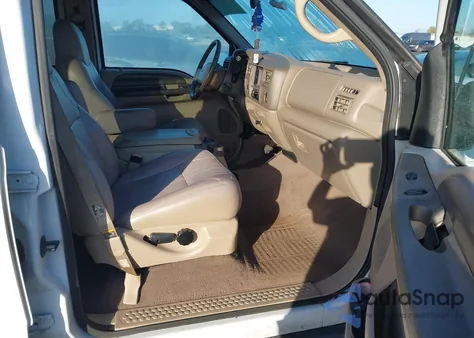 2000 Ford Excursion Xlt z USA, uszkodzony, nr VIN 1FMNU40L4YEA90632